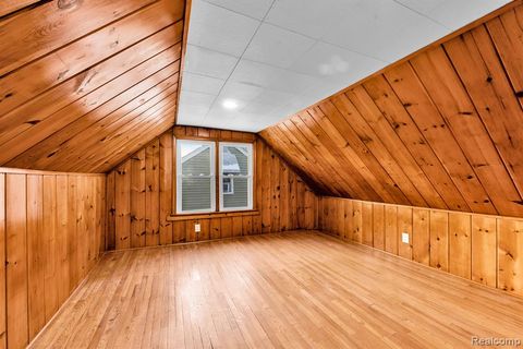 A home in RoyalOakCity_Oakland
