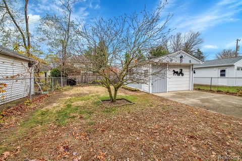 A home in RoyalOakCity_Oakland