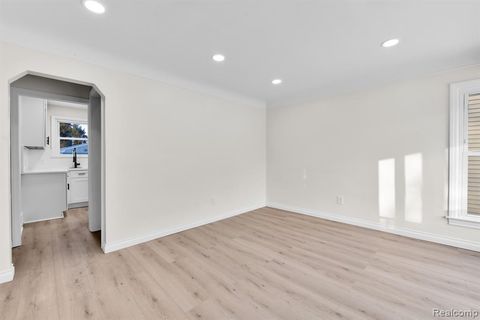 A home in RoyalOakCity_Oakland