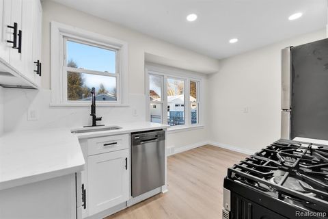 A home in RoyalOakCity_Oakland