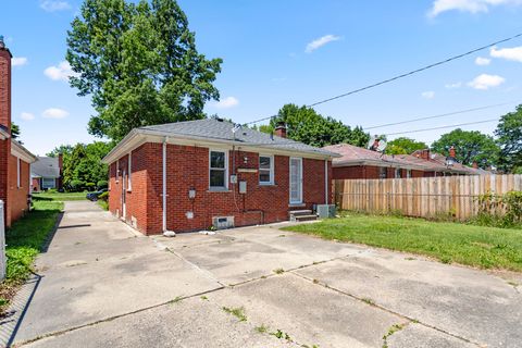 A home in Dearborn Heights