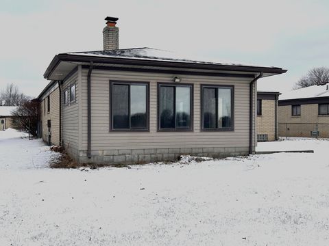 A home in Macomb Twp