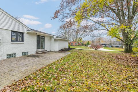 A home in Bloomfield Twp