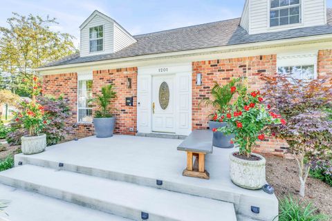 A home in Grosse Pointe Park