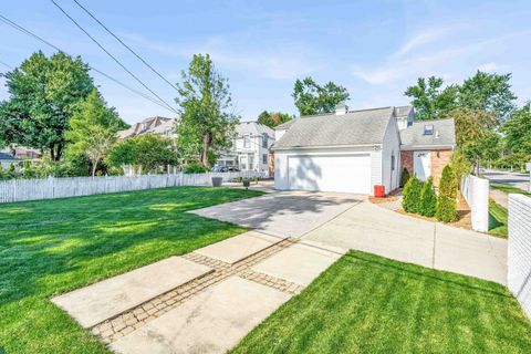 A home in Grosse Pointe Park