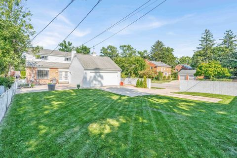 A home in Grosse Pointe Park