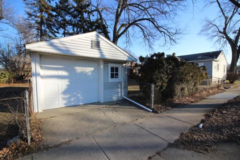 A home in Dearborn Heights