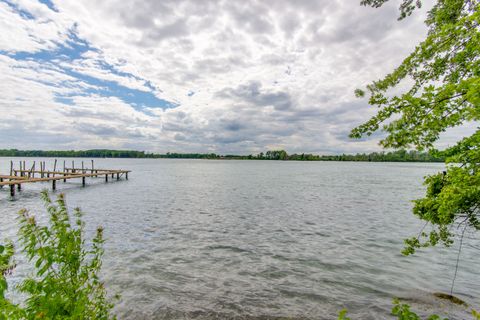 A home in Grosse Ile Twp