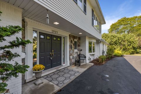 A home in Bloomfield Twp