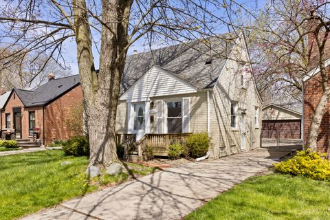 A home in Harper Woods