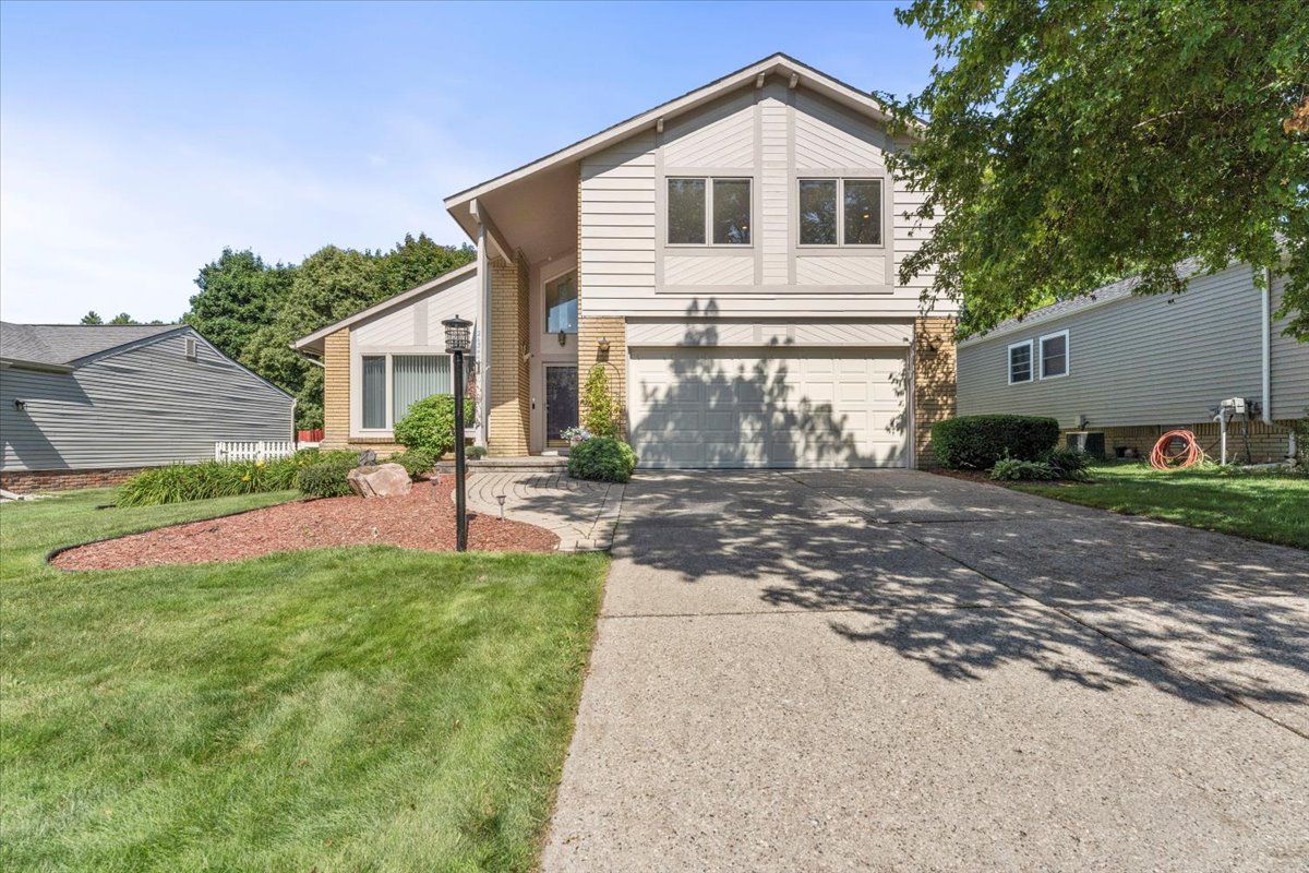 View Novi, MI 48375 house