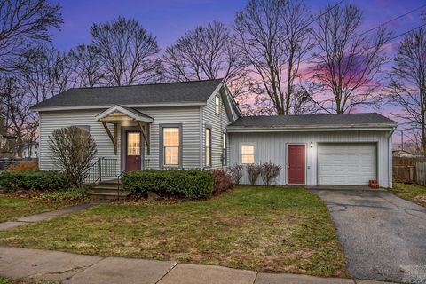 A home in Lawrence Vlg