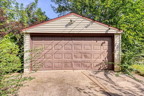 A home in Harper Woods