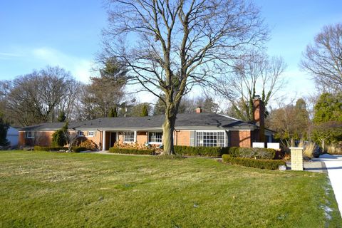 A home in Bloomfield Twp