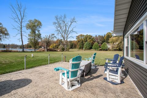 A home in Newberg Twp