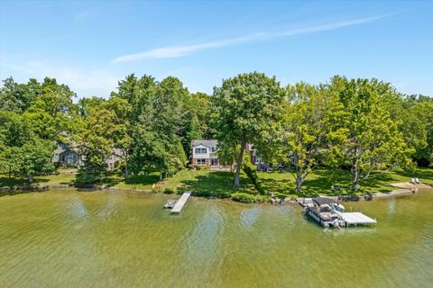 A home in West Bloomfield Twp