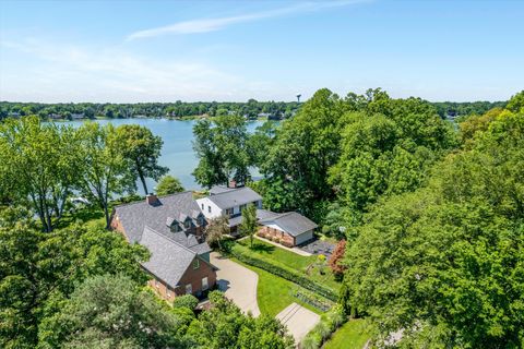 A home in West Bloomfield Twp