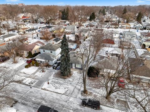 A home in Dearborn Heights