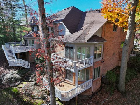 A home in Bloomfield Twp