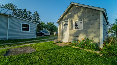 A home in Oronoko Twp