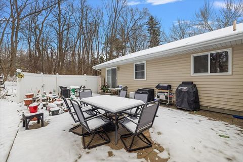 A home in Groveland Twp