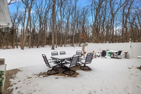 A home in Groveland Twp