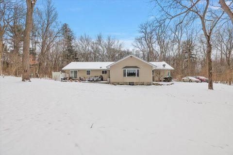 A home in Groveland Twp