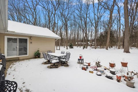 A home in Groveland Twp