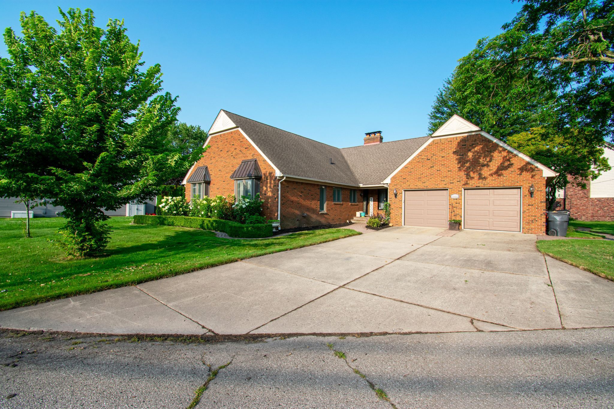 View Harrison Twp, MI 48045 house