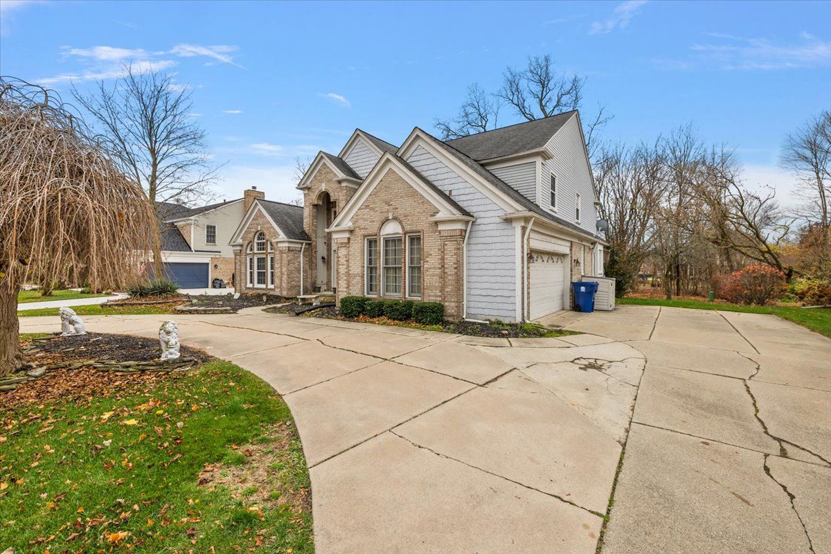 48253 Red Run Drive