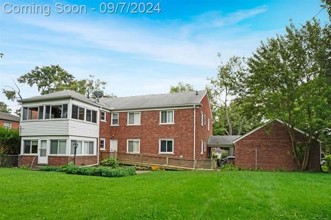 A home in Grosse Pointe Park