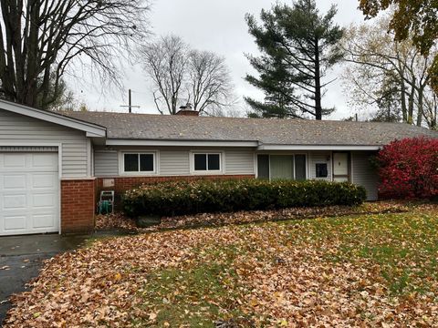 A home in West Bloomfield Twp