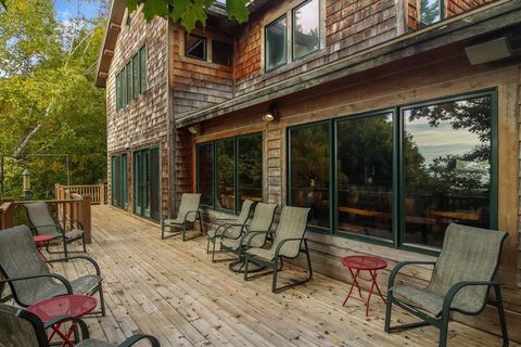 A home in Peninsula Twp