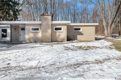 A home in South Haven Twp