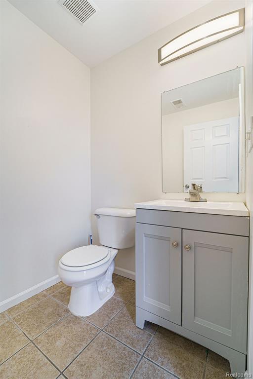 3042 CLOVERLY Lane