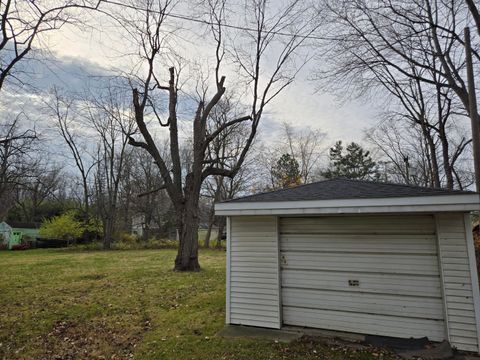 A home in Grosse Ile Twp