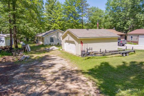 A home in Bourret Twp