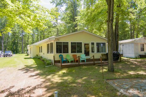 A home in Bourret Twp