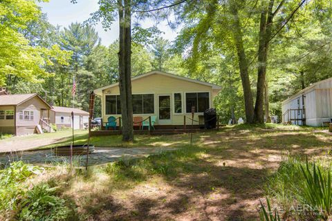 A home in Bourret Twp