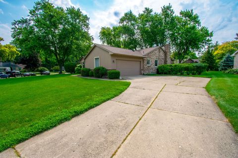 A home in Bloomfield Twp