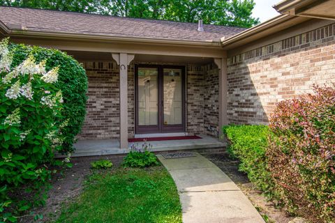 A home in Bloomfield Twp