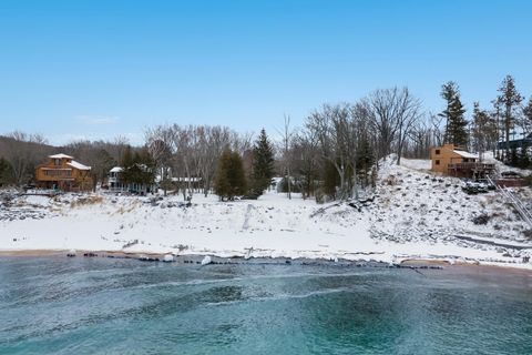 A home in ArcadiaTownship_Manistee