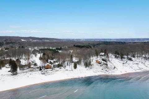 A home in ArcadiaTownship_Manistee