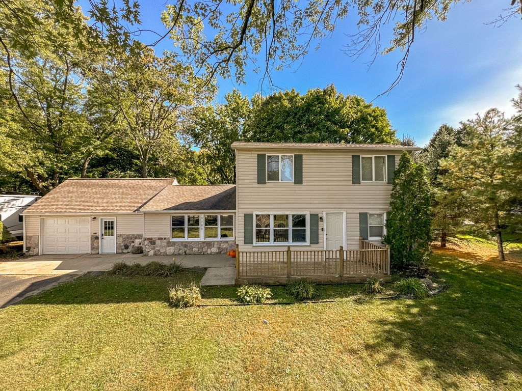 Photo for 5100 DRAYTON Road, Independence Charter Township, MI 48346 (MLS # 20240076647)