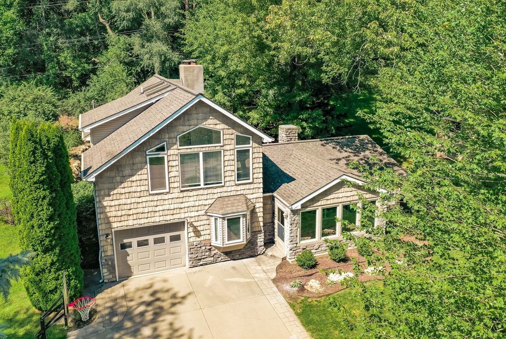 Photo for 8955 MAPLEWOOD Avenue, Independence Township, MI 48348 (MLS # 20230071618)