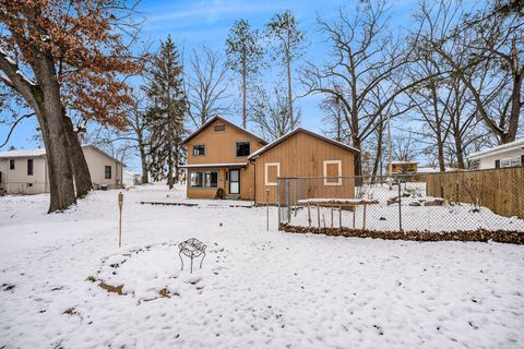 A home in Paw Paw Twp