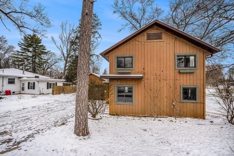 A home in Paw Paw Twp