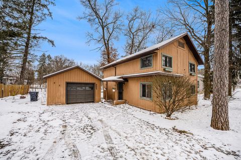 A home in Paw Paw Twp