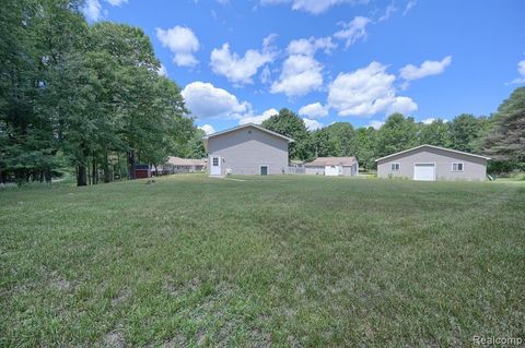 A home in Groveland Twp