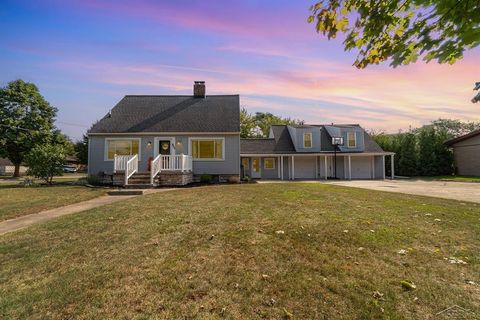 A home in Essexville